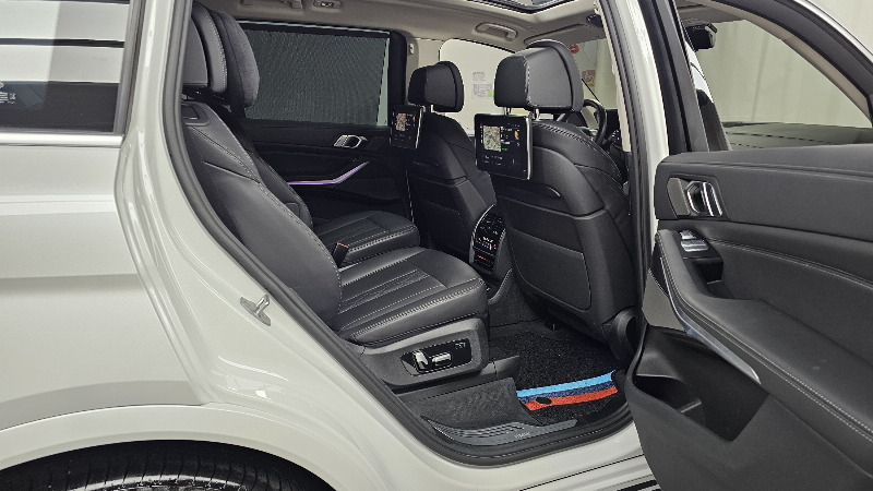 car BMW X7 id58005 photo #12