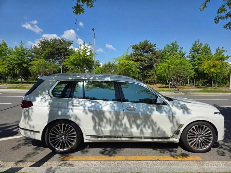 car BMW X7 id58013 photo #6