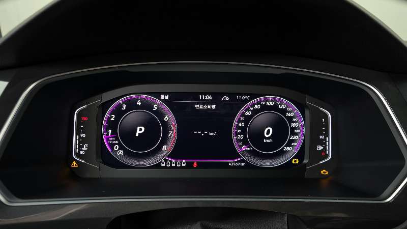 car Volkswagen Tiguan id58205 photo #8