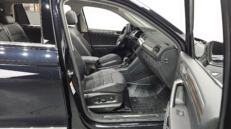 car Volkswagen Tiguan id58207 photo #11