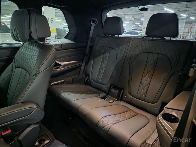 car BMW X7 id58312 photo #9