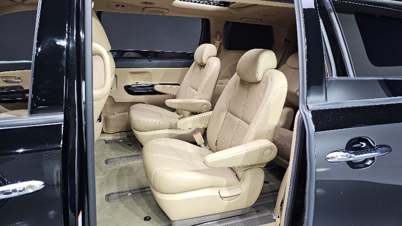 car KIA Carnival id58367 photo #13
