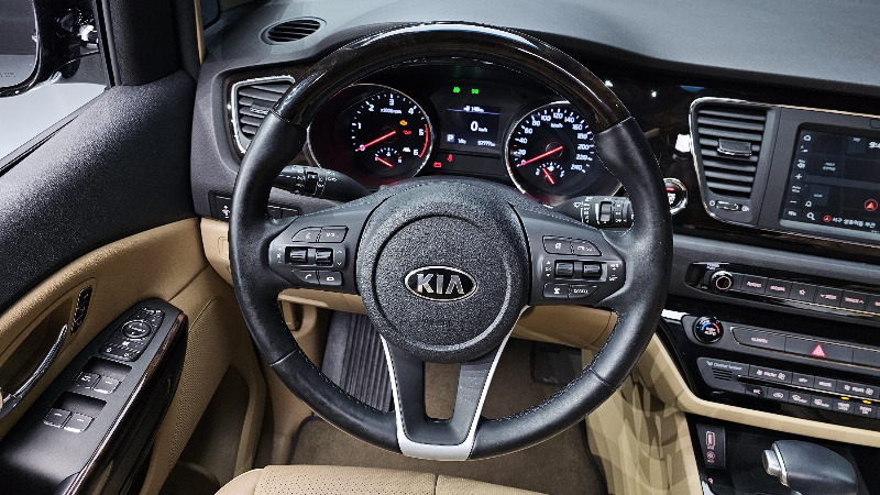 car KIA Carnival id58367 photo #6