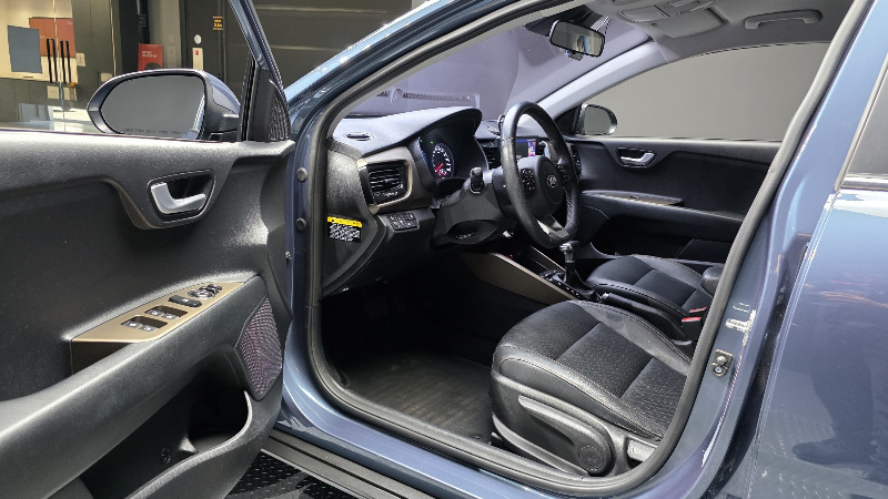 car KIA Stonic id58406 photo #10
