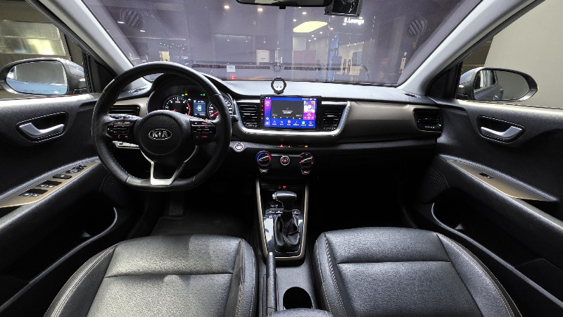 car KIA Stonic id58406 photo #7
