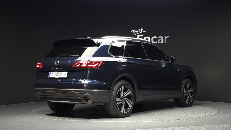 car Volkswagen Touareg id58433 photo #2