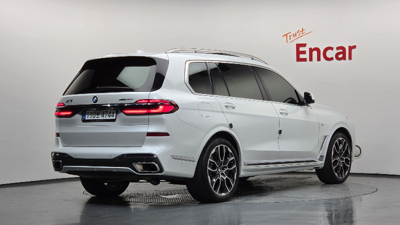 car BMW X7 id58482 photo #2
