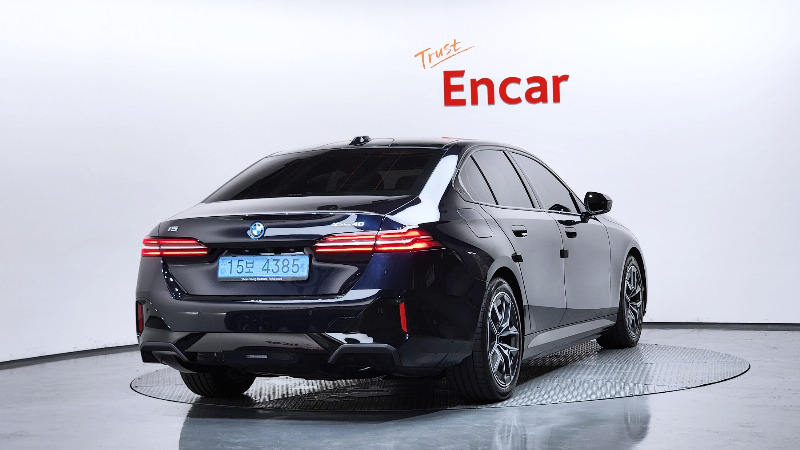 car BMW i5 id58509 photo #2