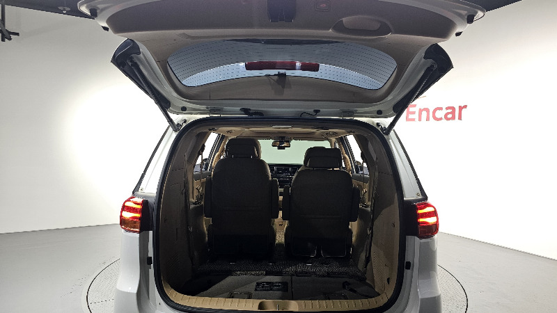 car KIA Carnival id58607 photo #17