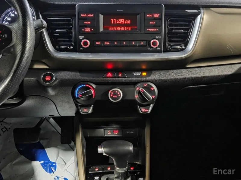 car KIA Stonic id58636 photo #15