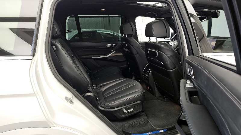 car BMW X7 id58743 photo #12