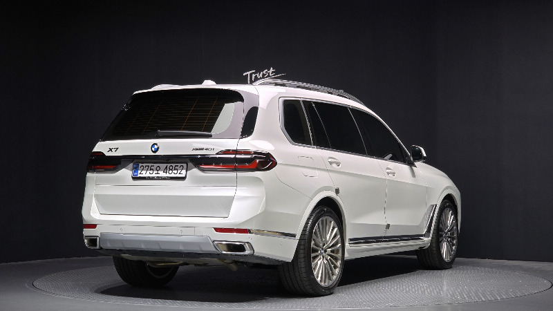 car BMW X7 id58743 photo #2