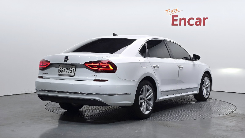 car Volkswagen Passat id58853 photo #2