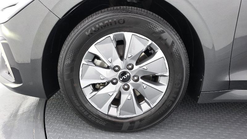 car KIA K5 id58997 photo #5