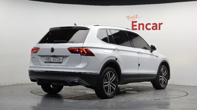 car Volkswagen Tiguan id59084 photo #2