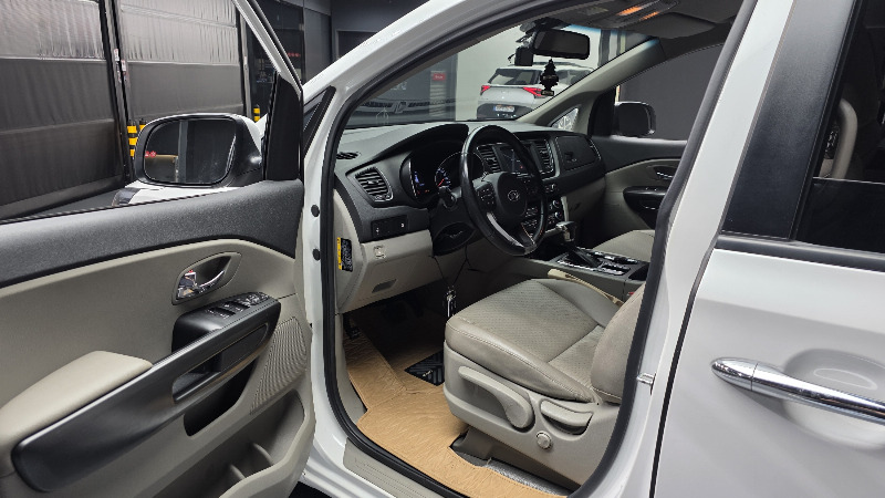 car KIA Carnival id59298 photo #10