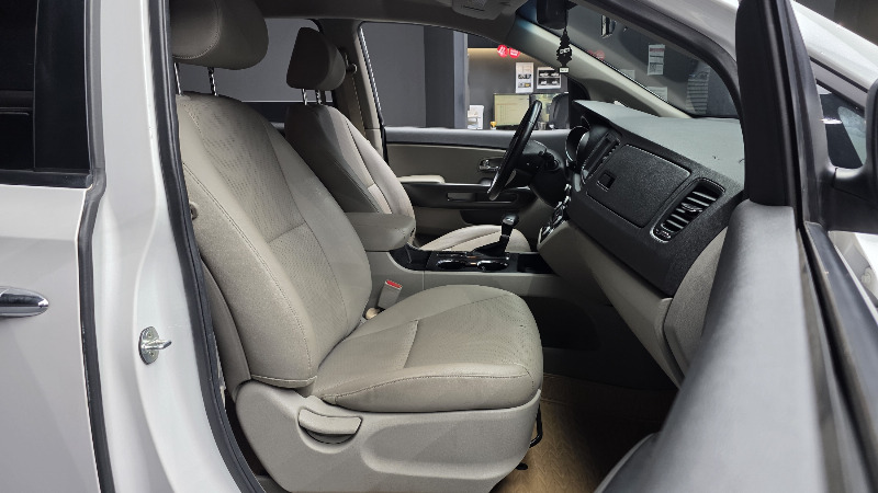 car KIA Carnival id59298 photo #11