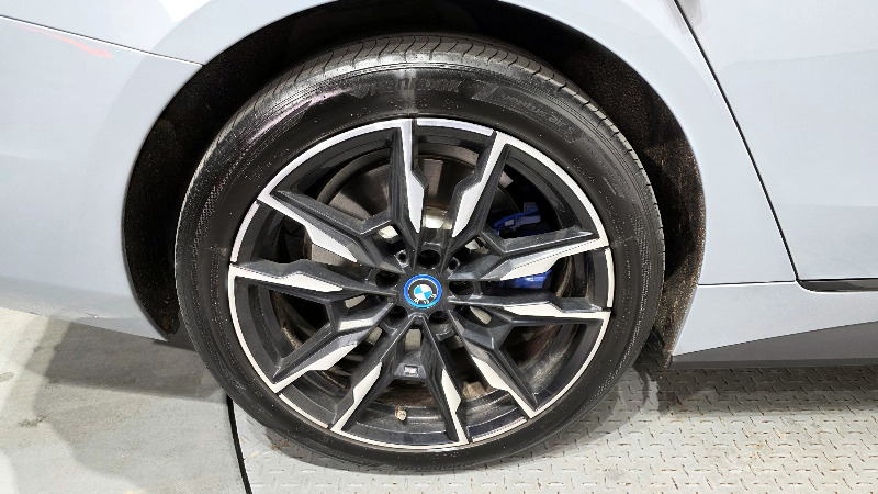 car BMW i4 id59342 photo #5