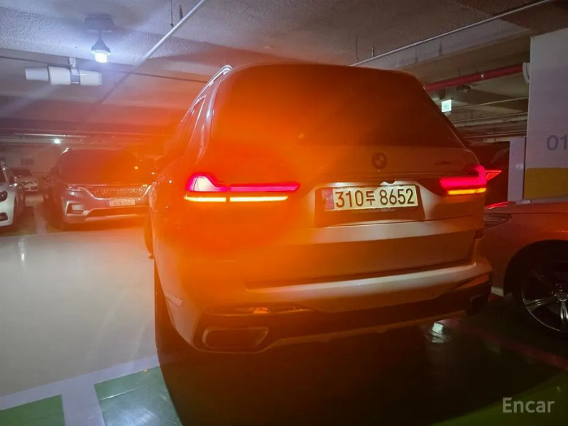 car BMW X7 id59397 photo #3