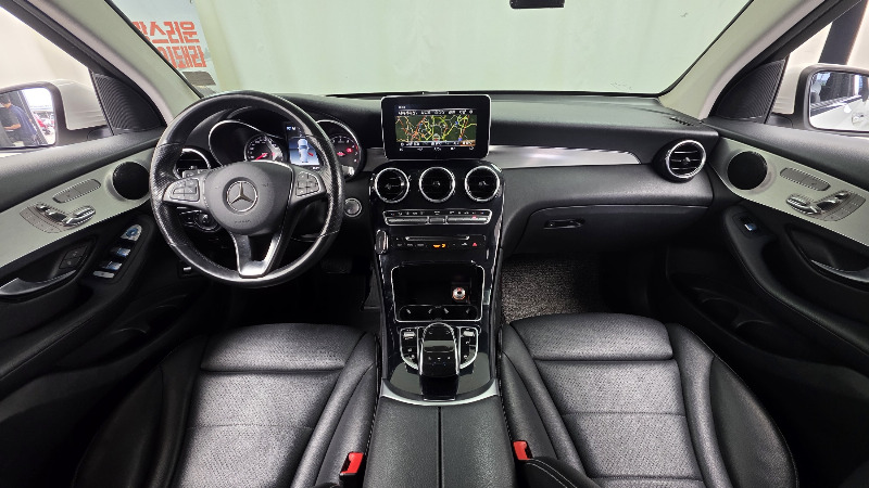 car Mercedes Benz GLC id59429 photo #7