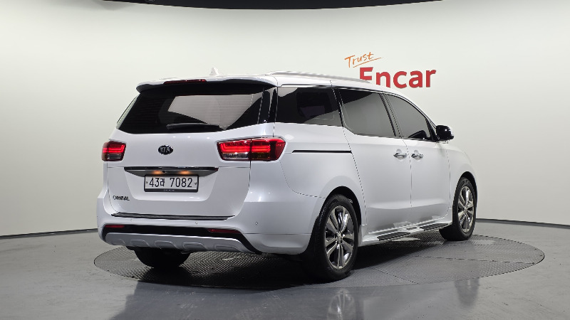 car KIA Carnival id59475 photo #2