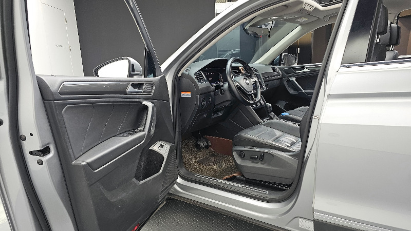 car Volkswagen Tiguan id59537 photo #10