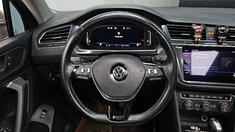 car Volkswagen Tiguan id59537 photo #13
