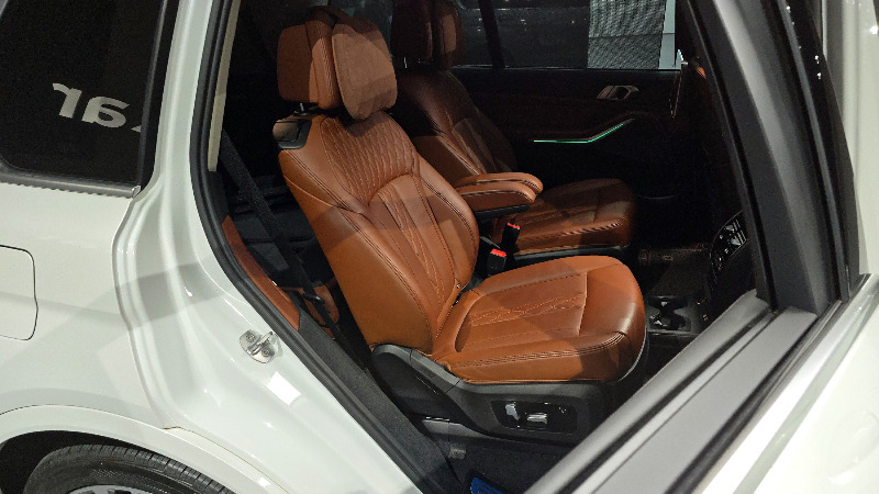 car BMW X7 id59575 photo #12