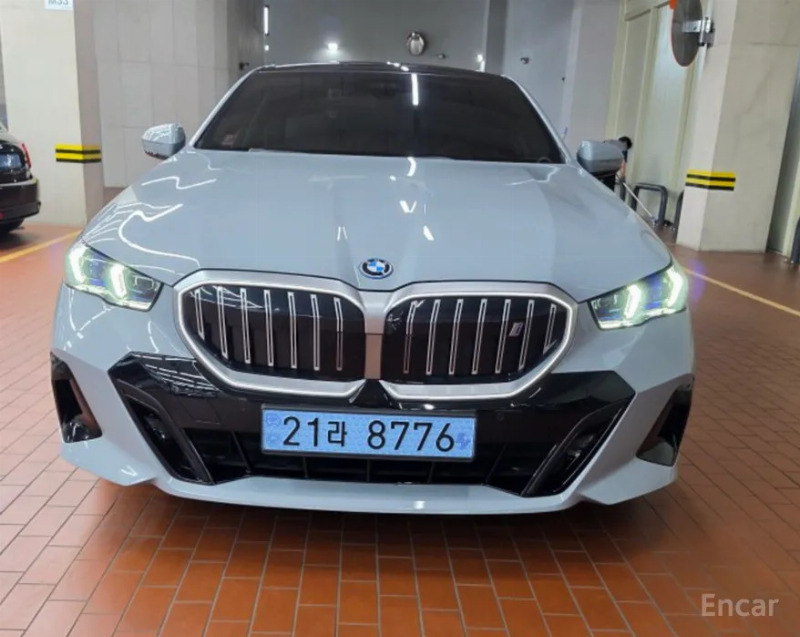 car BMW i5 id59613 main photo