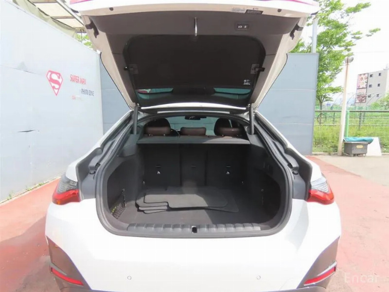 car BMW i4 id59621 photo #5