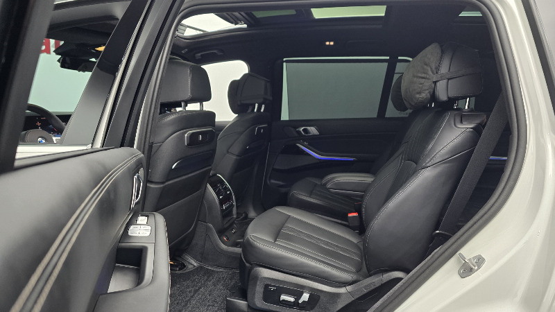 car BMW X7 id59833 photo #12