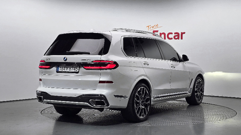 car BMW X7 id59833 photo #2