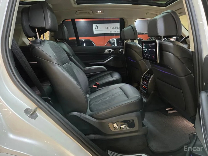 car BMW X7 id59863 photo #9