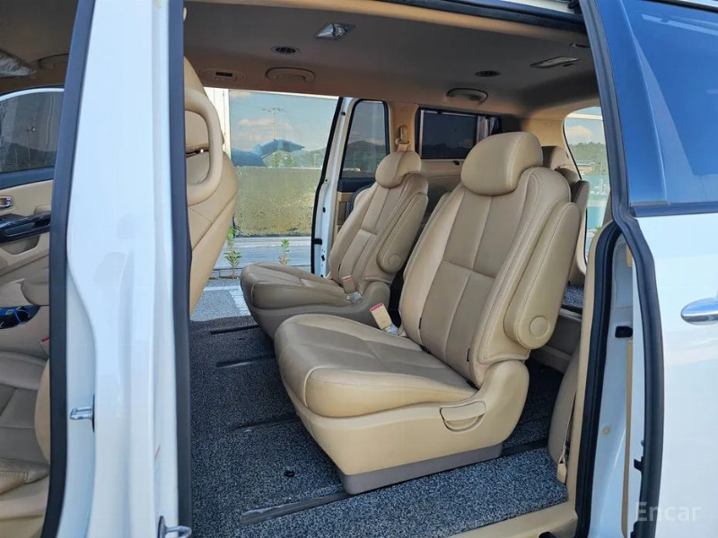 car KIA Carnival id59948 photo #10