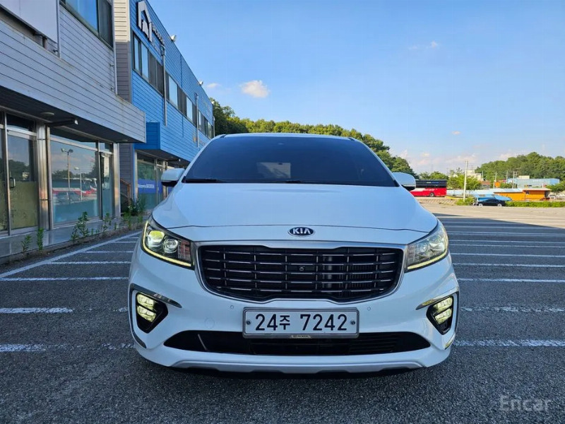 car KIA Carnival id59948 photo #2