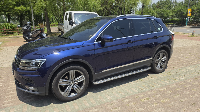 car Volkswagen Tiguan id60001 main photo