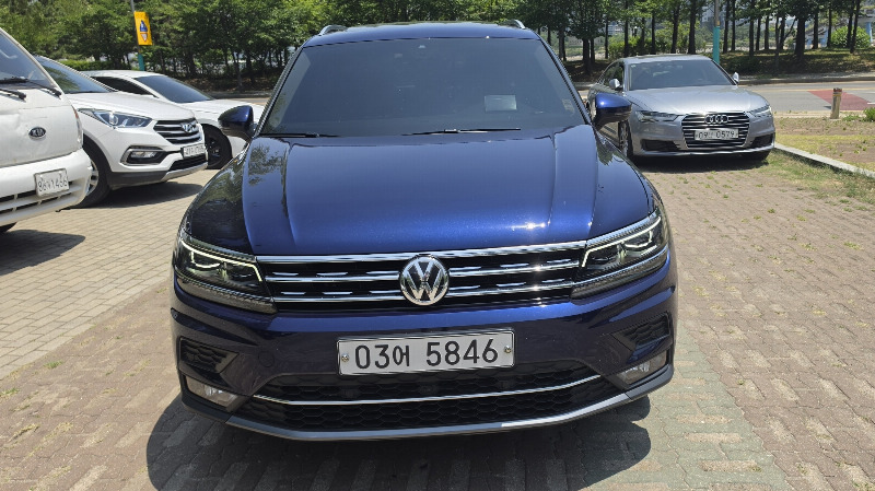 car Volkswagen Tiguan id60001 photo #3