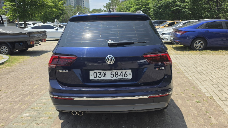 car Volkswagen Tiguan id60001 photo #4