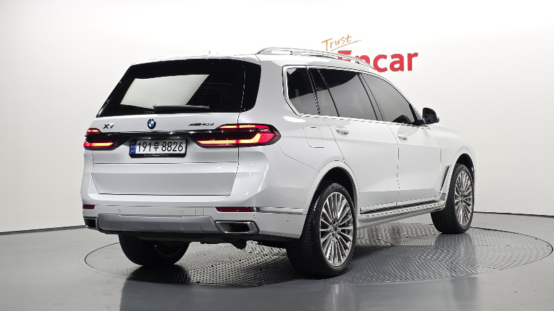car BMW X7 id60110 photo #2