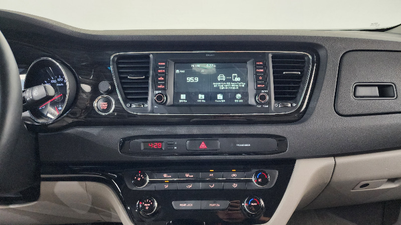 car KIA Carnival id60153 photo #13