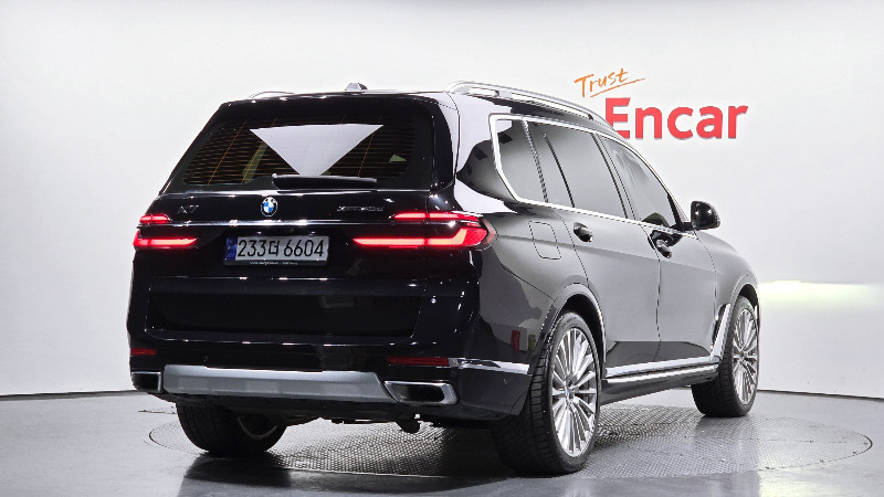 car BMW X7 id60252 photo #2