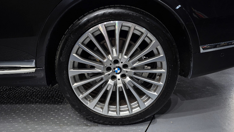 car BMW X7 id60252 photo #5