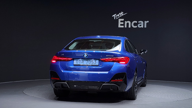car BMW i4 id60328 photo #4