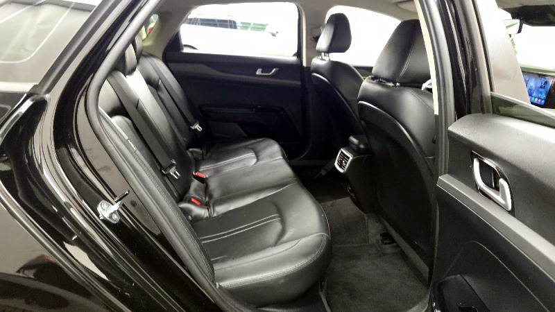 car KIA K5 id60372 photo #12
