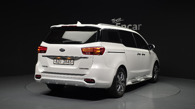 car KIA Carnival id60438 photo #2
