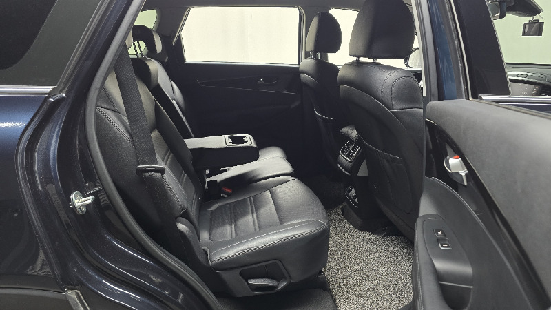 car KIA Sorento id60582 photo #12