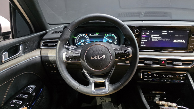 car KIA K5 id60643 photo #13