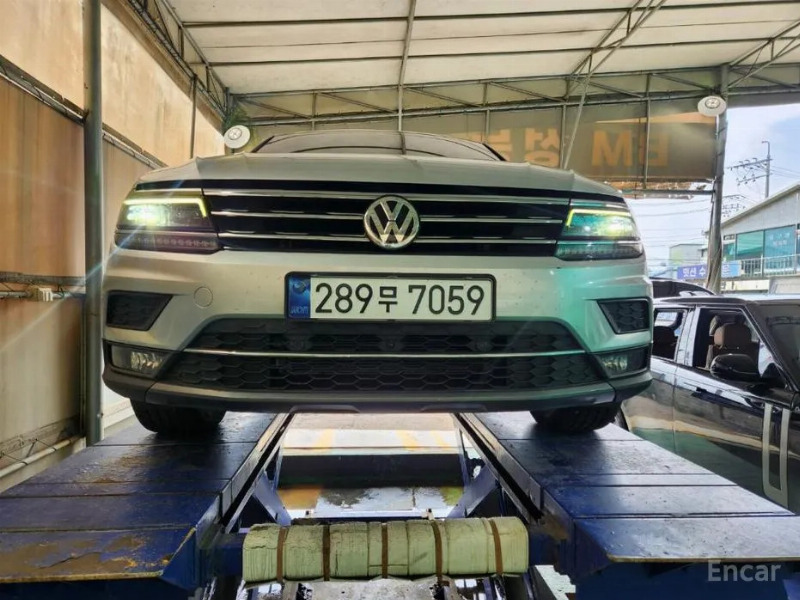 car Volkswagen Tiguan id60661 main photo