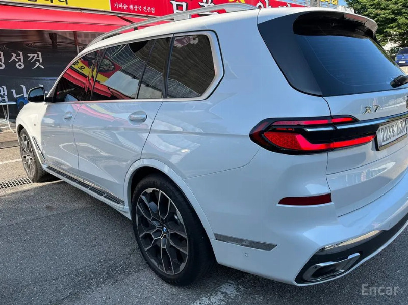 car BMW X7 id60713 photo #2