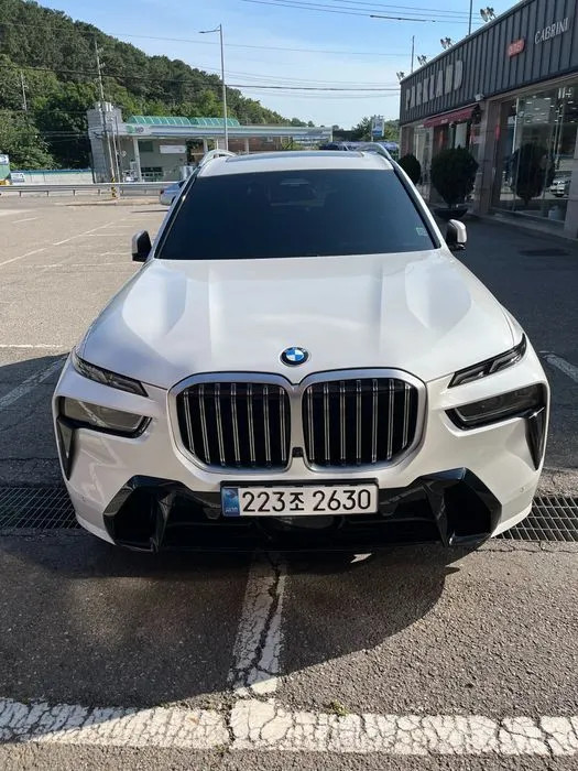 car BMW X7 id60713 photo #3